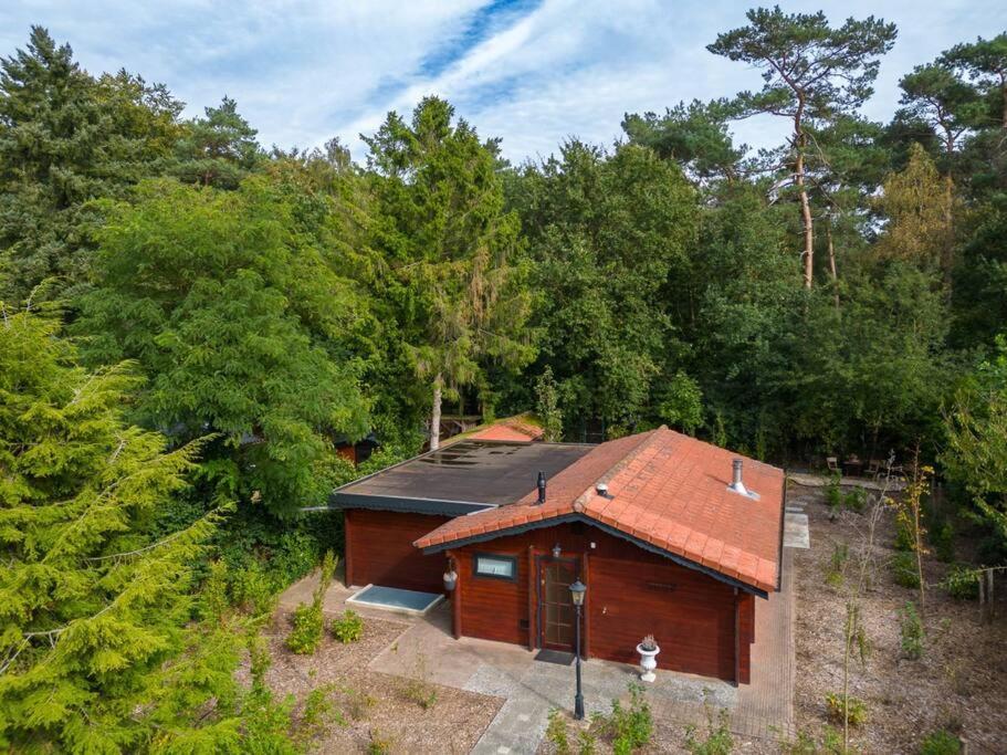 Spacious Wooden Cottage With Infra-Red Sauna At Veluwe Putten Exterior foto